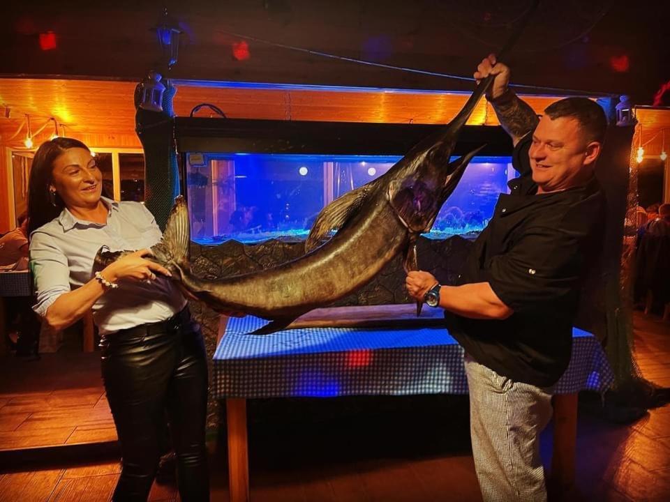 Restauracja I Noclegi Izba Rybacka W Krainie Wygaslych Wulkanow Podgorki Экстерьер фото